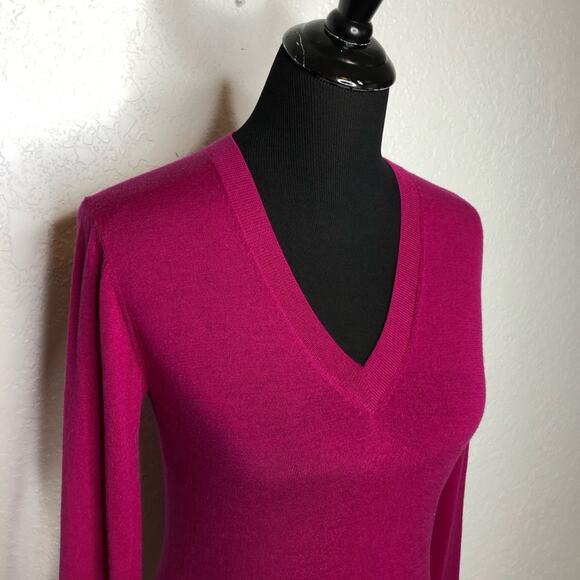 Lafayette 148 New York dark pink v neck wool sweater size Small - Picture 2 of 14